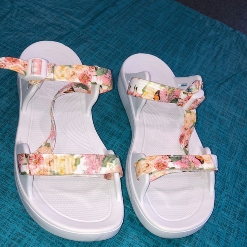 Sandals straps Blowfish Malibu women’s size 11‎ sandals w adjustable straps new